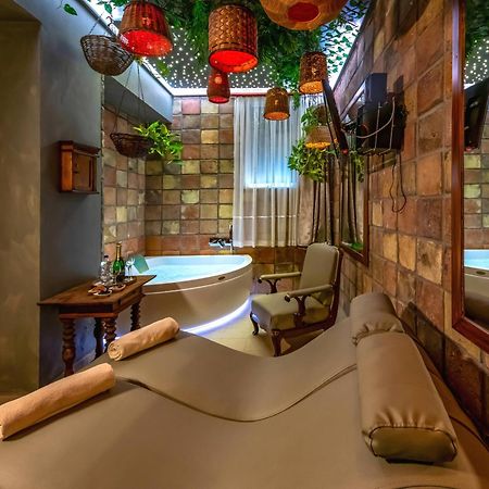Boutique Hotel Szarcsa Székesfehérvár Buitenkant foto