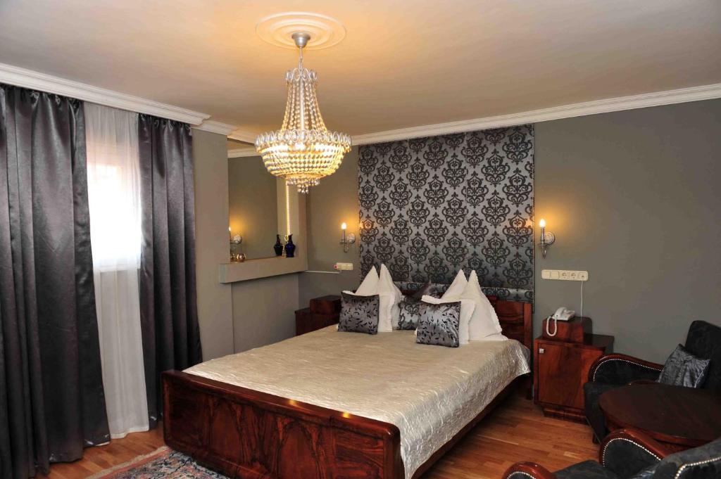Boutique Hotel Szarcsa Székesfehérvár Kamer foto