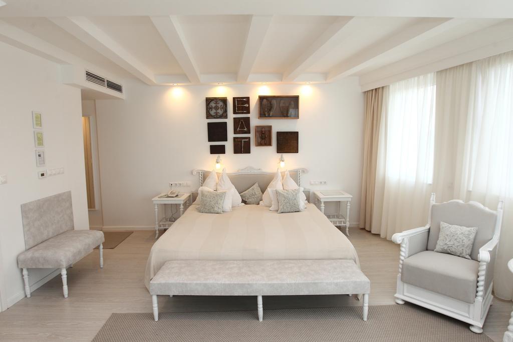 Boutique Hotel Szarcsa Székesfehérvár Buitenkant foto