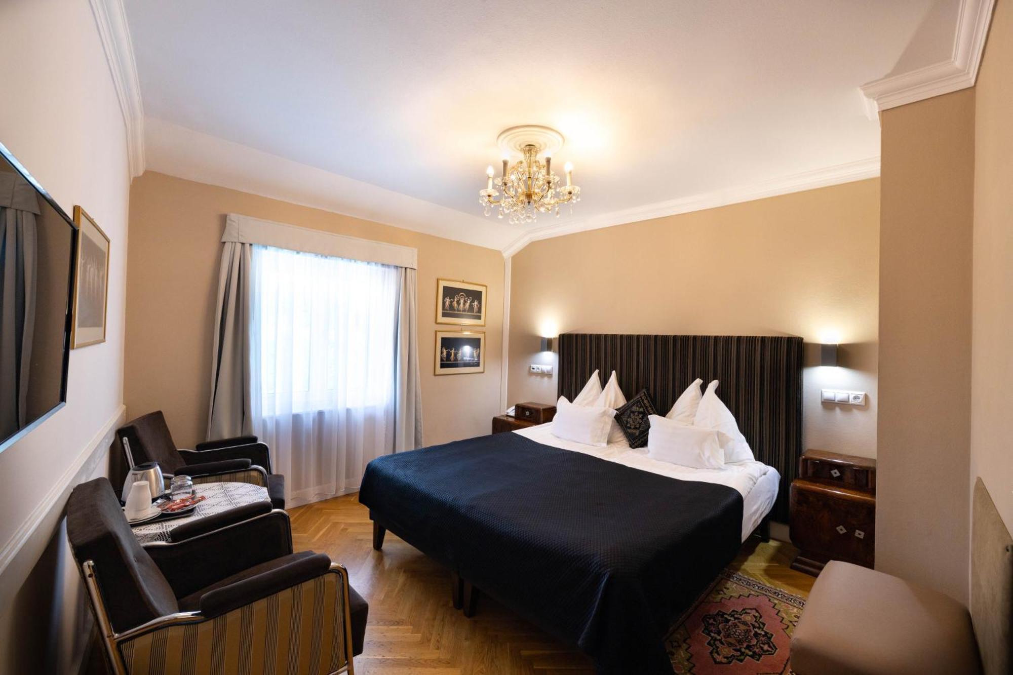 Boutique Hotel Szarcsa Székesfehérvár Kamer foto