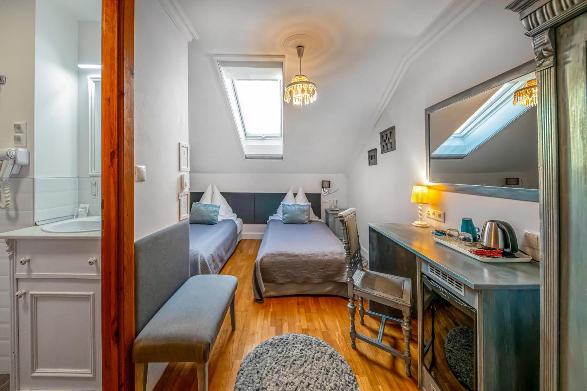 Boutique Hotel Szarcsa Székesfehérvár Kamer foto