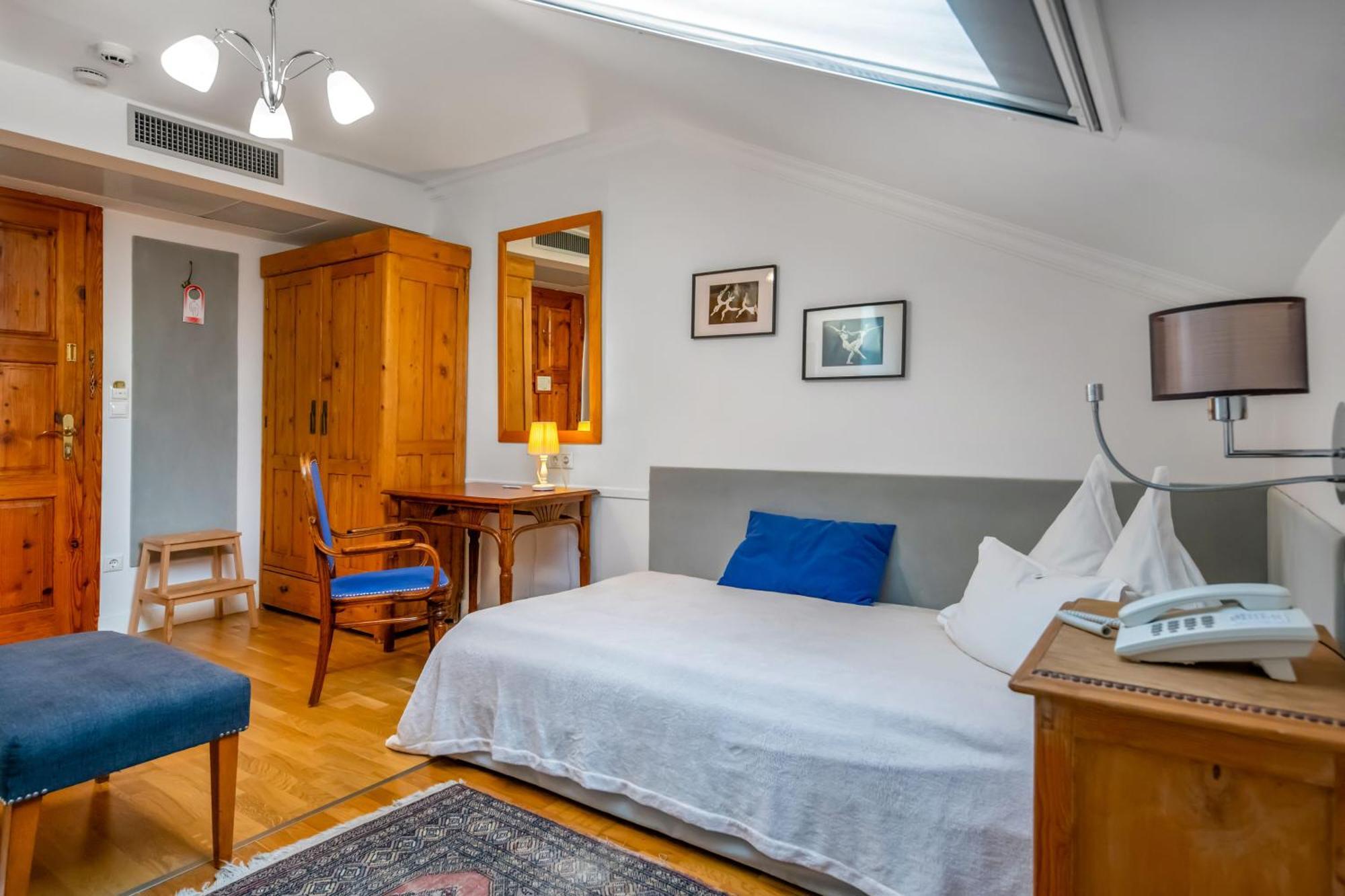 Boutique Hotel Szarcsa Székesfehérvár Buitenkant foto