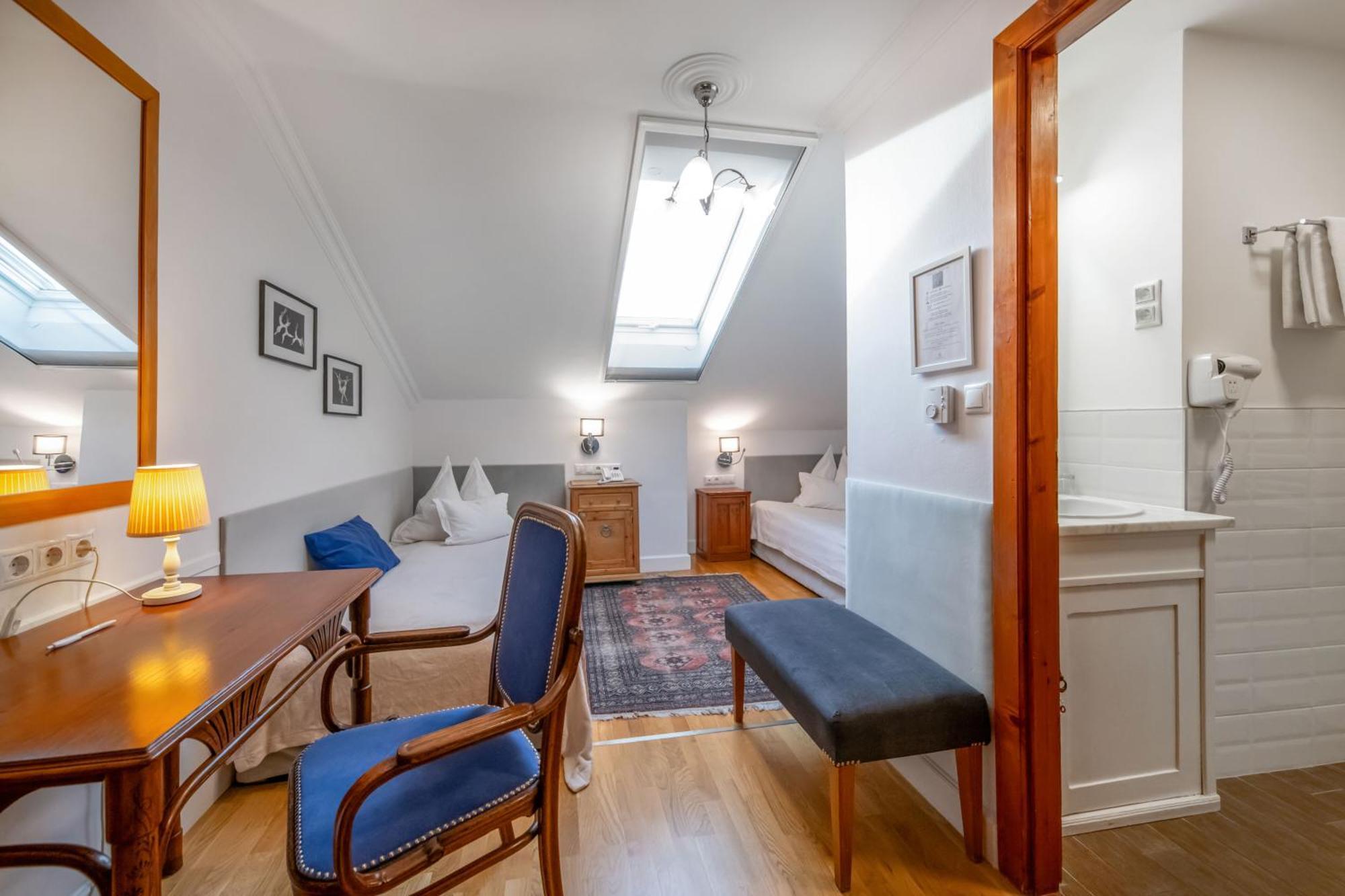 Boutique Hotel Szarcsa Székesfehérvár Buitenkant foto