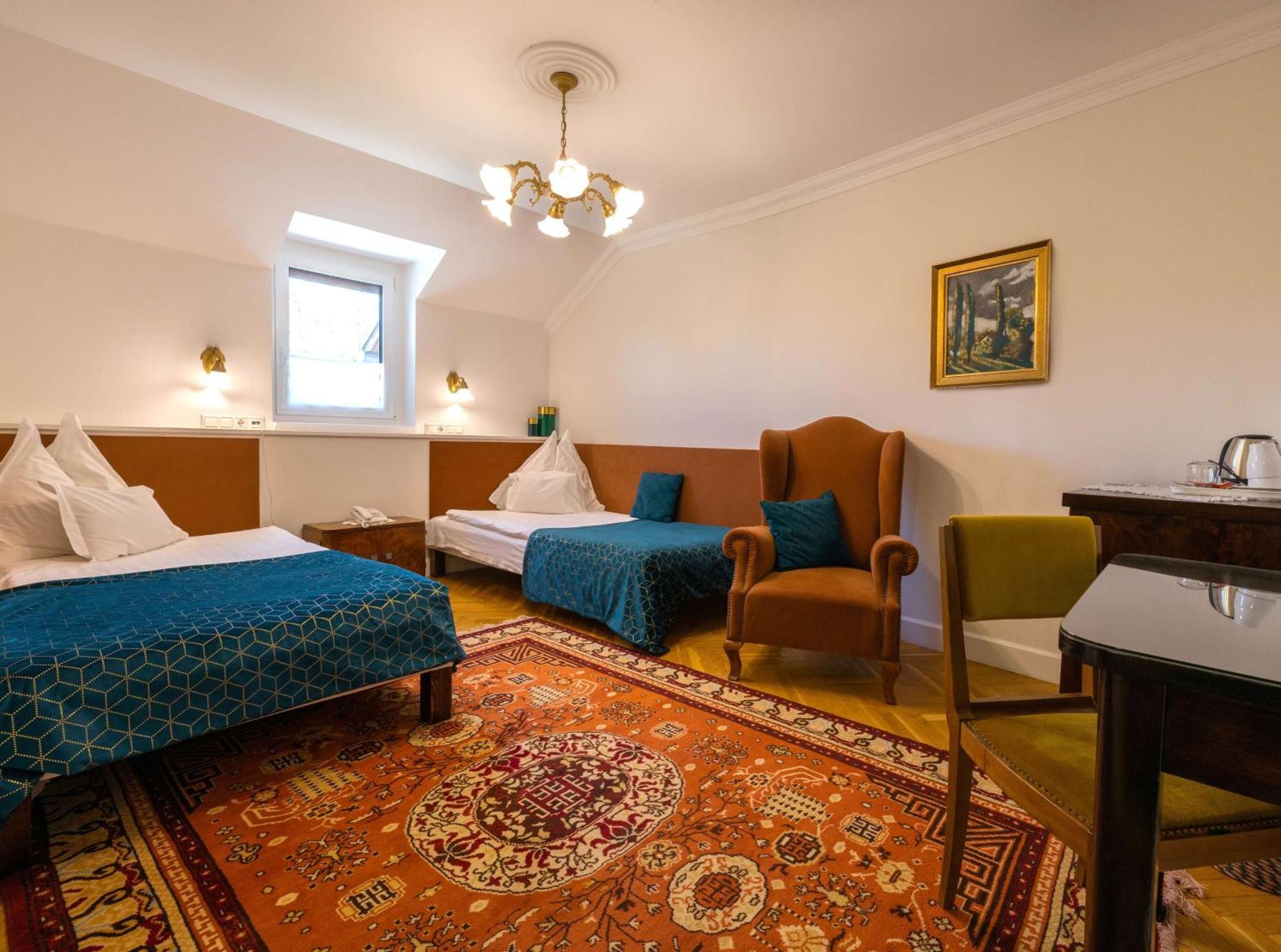 Boutique Hotel Szarcsa Székesfehérvár Kamer foto