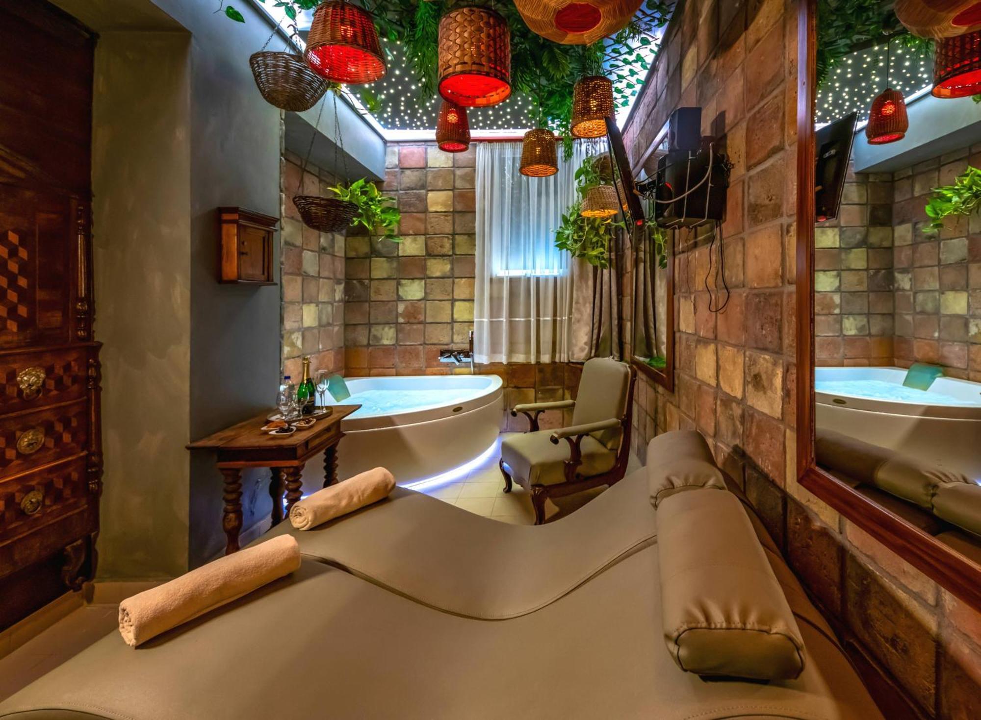 Boutique Hotel Szarcsa Székesfehérvár Buitenkant foto