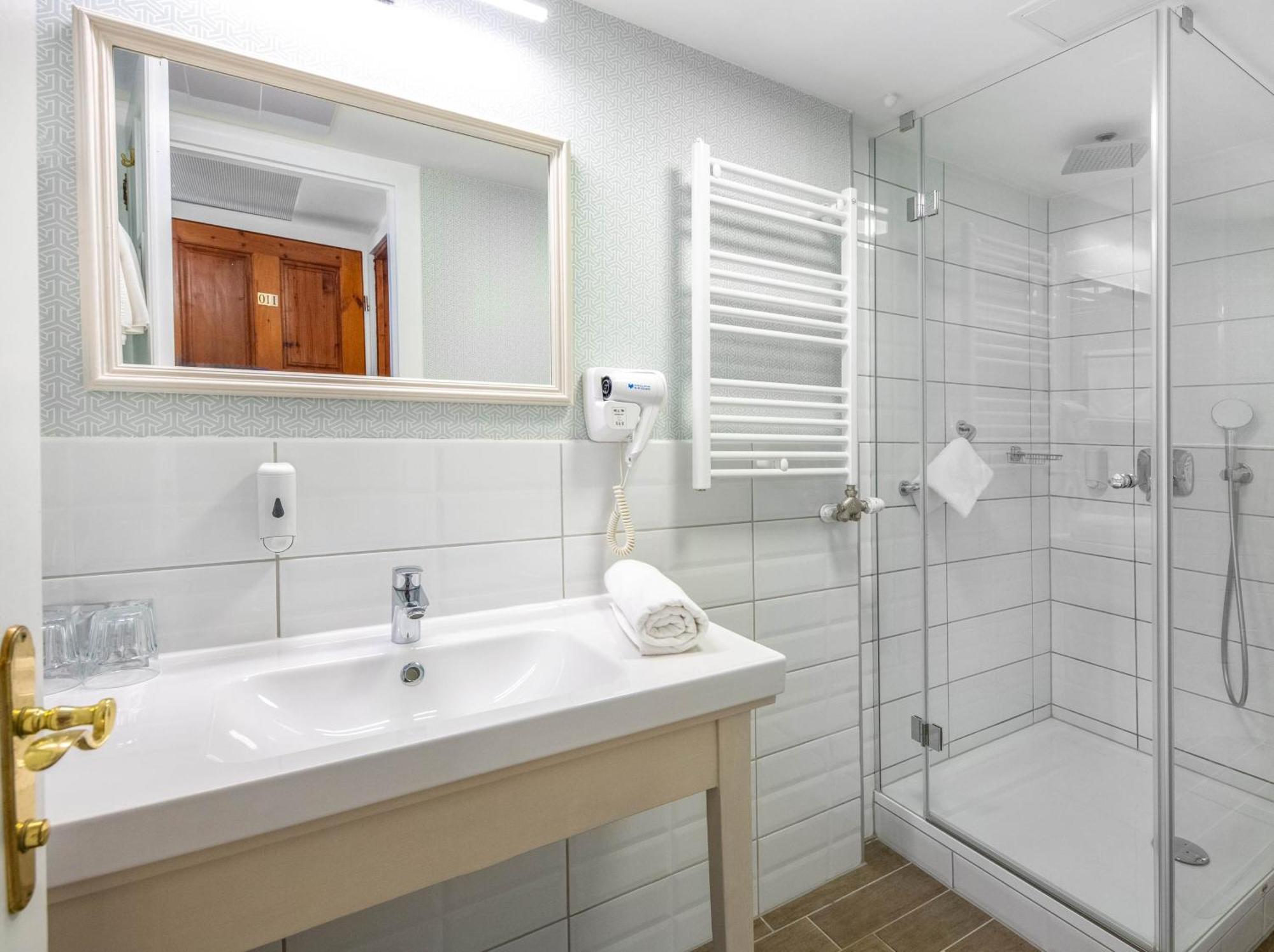 Boutique Hotel Szarcsa Székesfehérvár Buitenkant foto