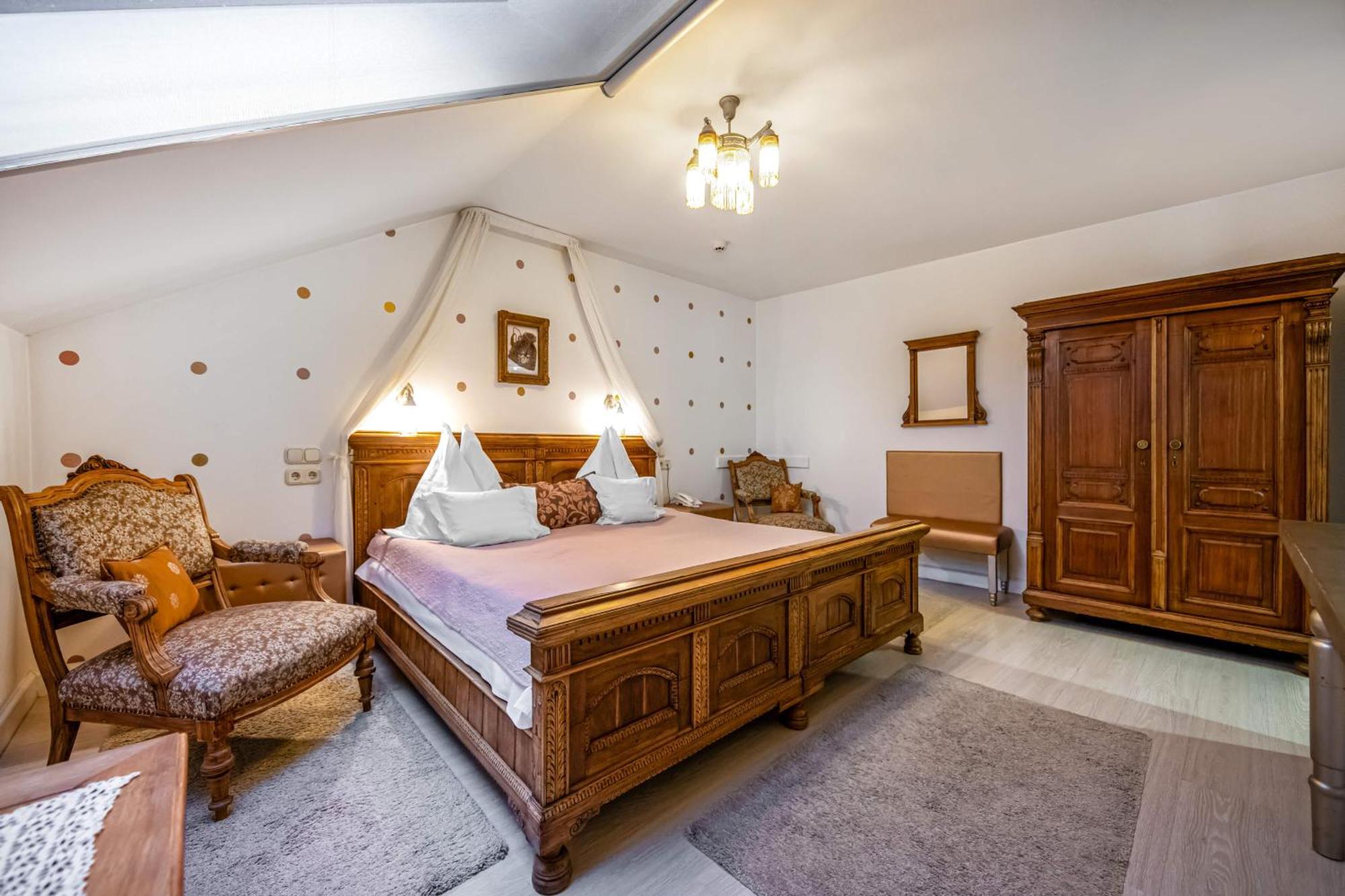 Boutique Hotel Szarcsa Székesfehérvár Buitenkant foto