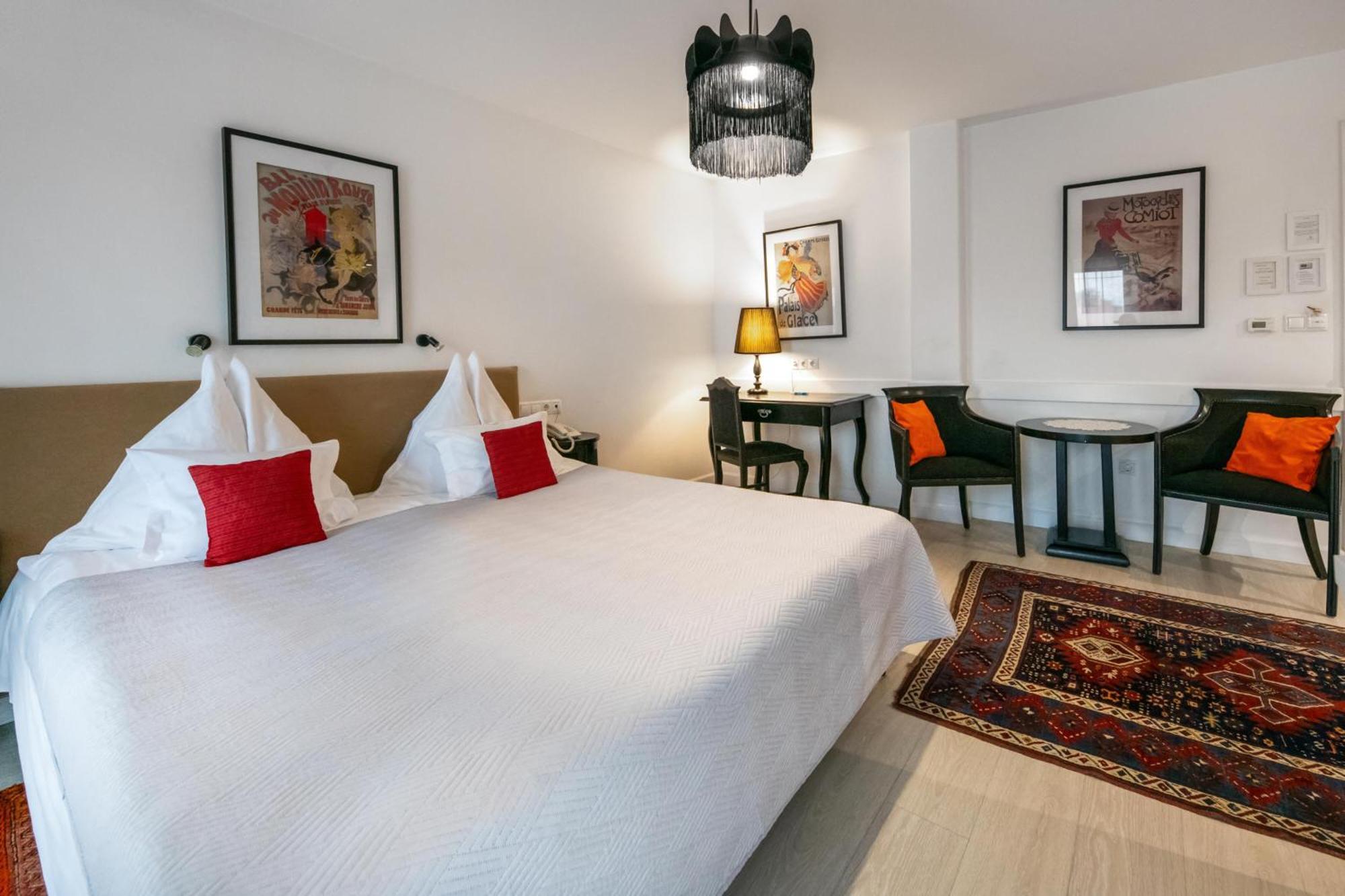 Boutique Hotel Szarcsa Székesfehérvár Buitenkant foto