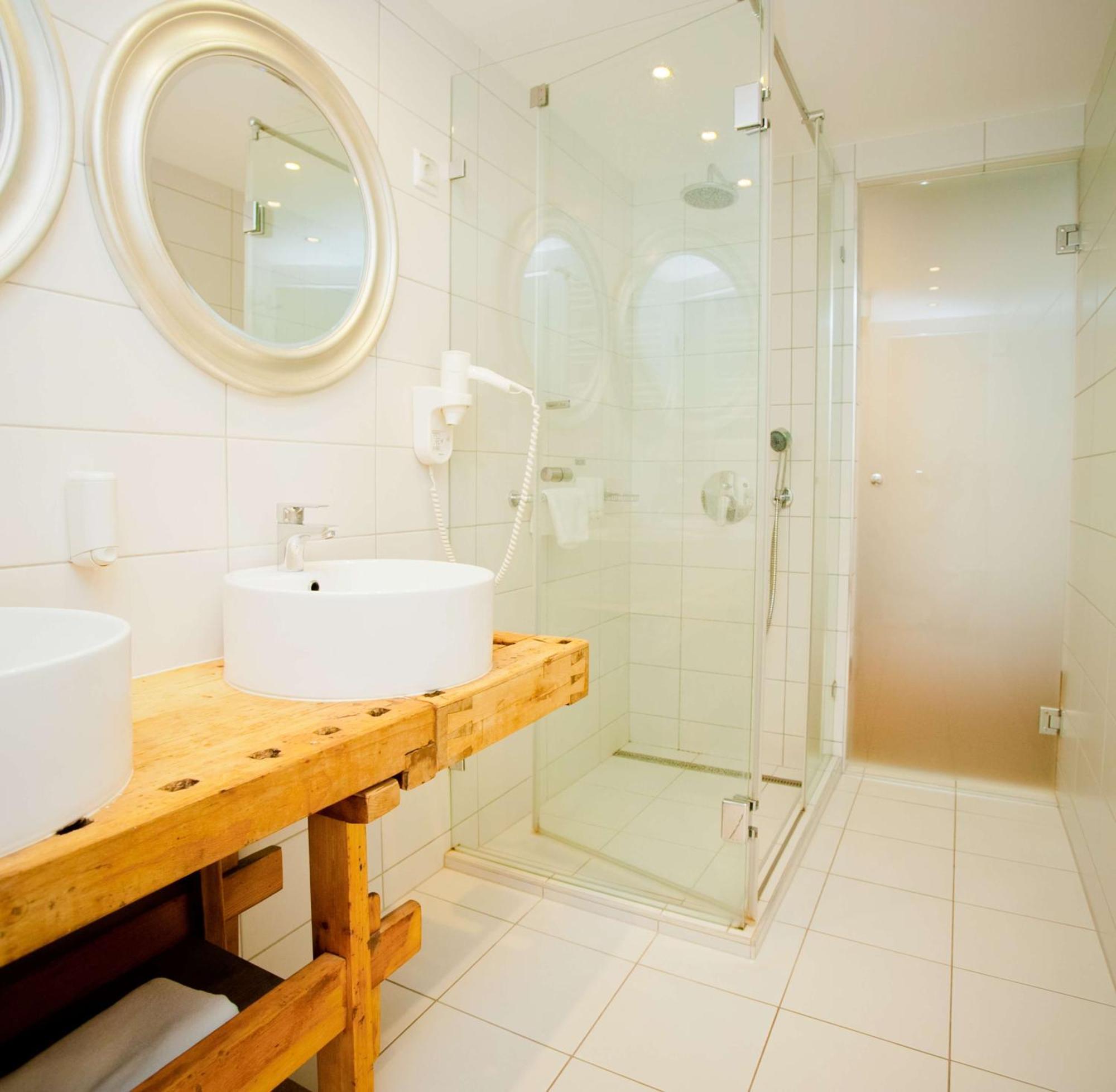 Boutique Hotel Szarcsa Székesfehérvár Buitenkant foto
