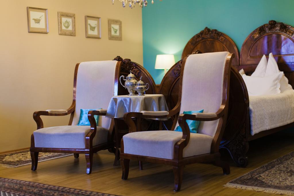 Boutique Hotel Szarcsa Székesfehérvár Buitenkant foto
