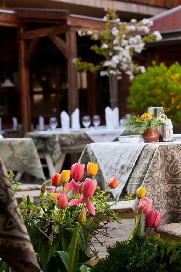 Boutique Hotel Szarcsa Székesfehérvár Buitenkant foto