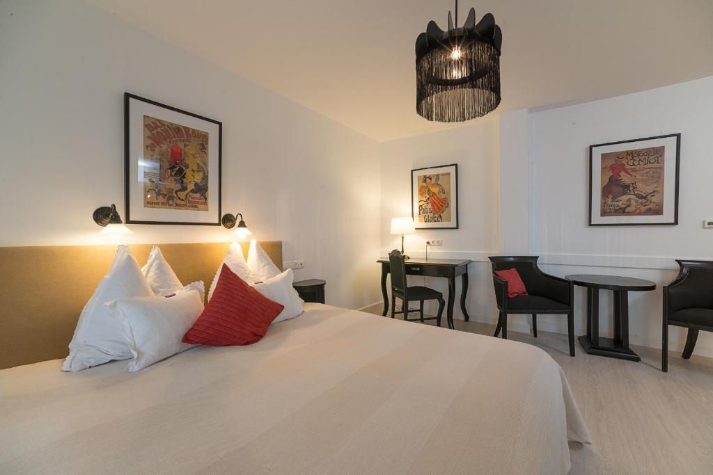 Boutique Hotel Szarcsa Székesfehérvár Buitenkant foto