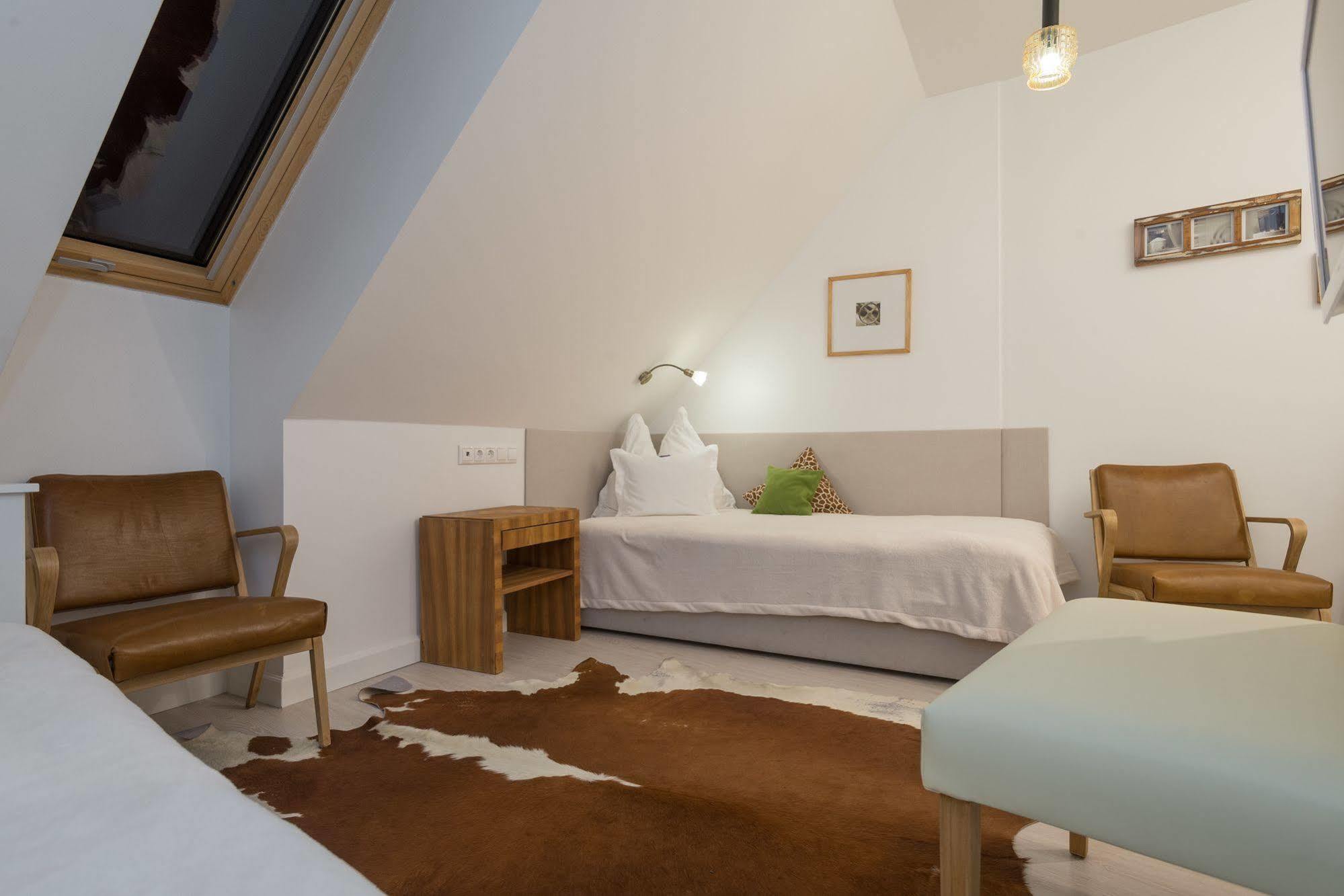 Boutique Hotel Szarcsa Székesfehérvár Buitenkant foto